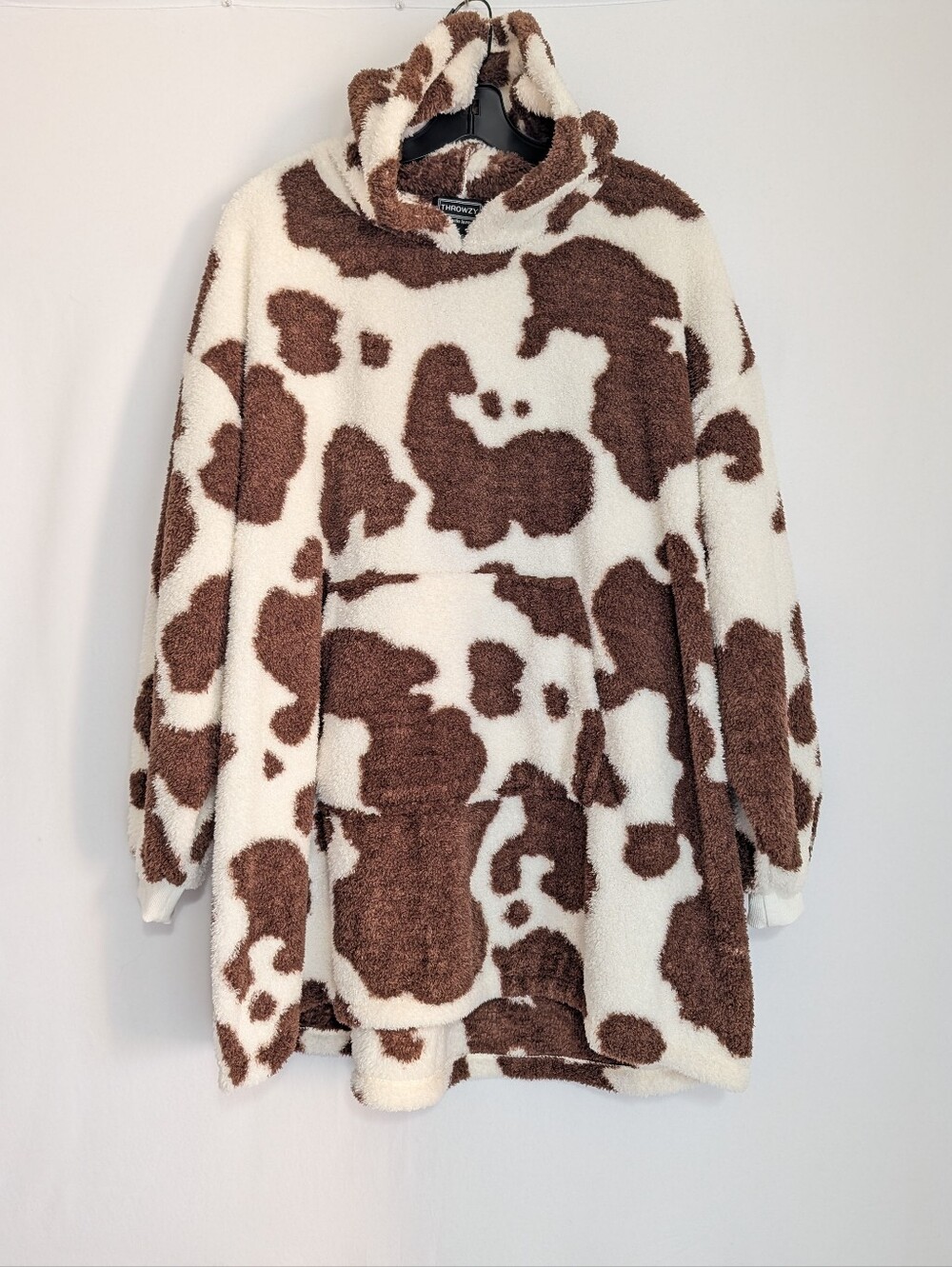 Throwzy Marlo Lorenz Cow Print Hooded Sherpa Pullover One Size Plush Cozy Poncho